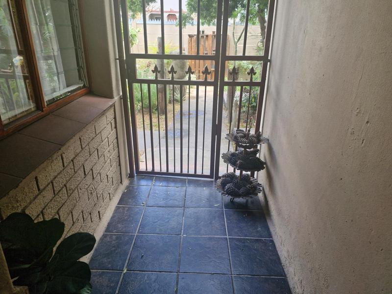 5 Bedroom Property for Sale in Glen Lilly Western Cape